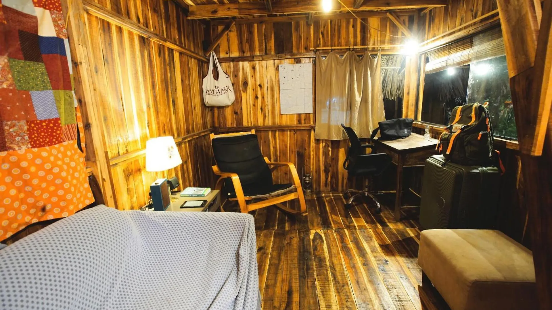 Bed & Breakfast Cactos Bar & Homestay Ho Chi Minh City